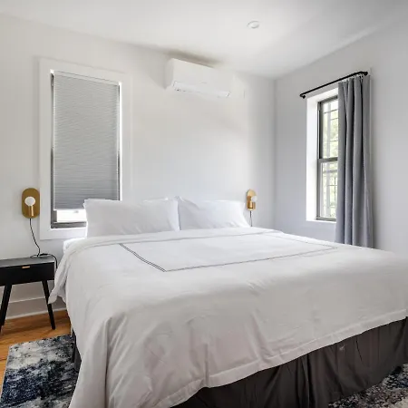Modern Three Bedroom Brooklyn Condo-Hotel